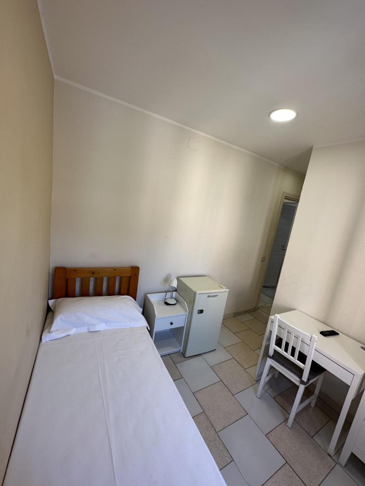 Hotel Le Rose Tivoli Terme Bagian luar foto