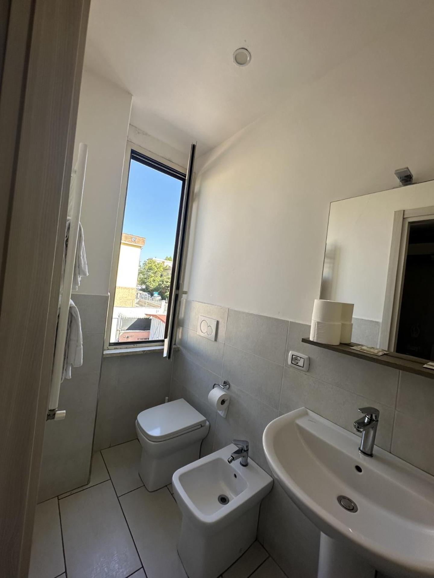 Hotel Le Rose Tivoli Terme Bagian luar foto