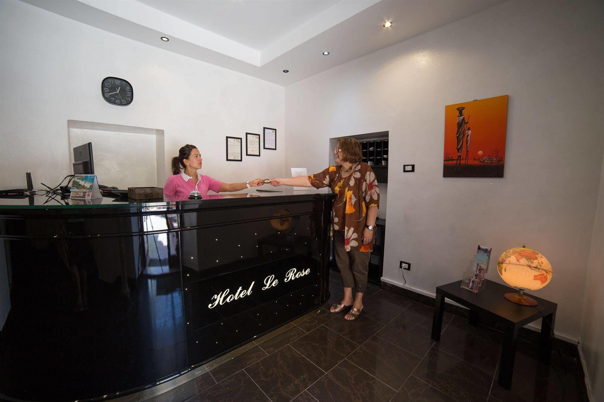 Hotel Le Rose Tivoli Terme Bagian luar foto